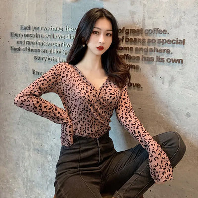 Women's T Shirts 2024 Female Tops Sexy V Neck with Print Clothes Pink Tshirts Y 2k Harajuku Xxl Emo Coquett Fitted Designer Tees