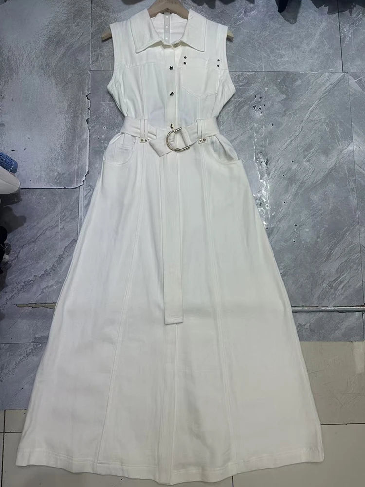 Retro fashion denim dress 2025 summer new elegant sleeveless single-breasted lapel with belt waist A long skirt.