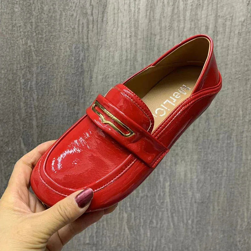 Fashion Women Shoes Luxury Brand Designer Shoes Plus Size Flats Shoes Casual Female Mullers Patent Leather Loafers Slip On Shoes