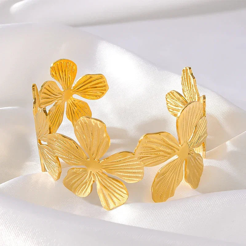 PRISCA | Luxury Designer Woman Flower Bracelet. Stainless Steel.Banquet Party Charms. Retro. New Collection 2024