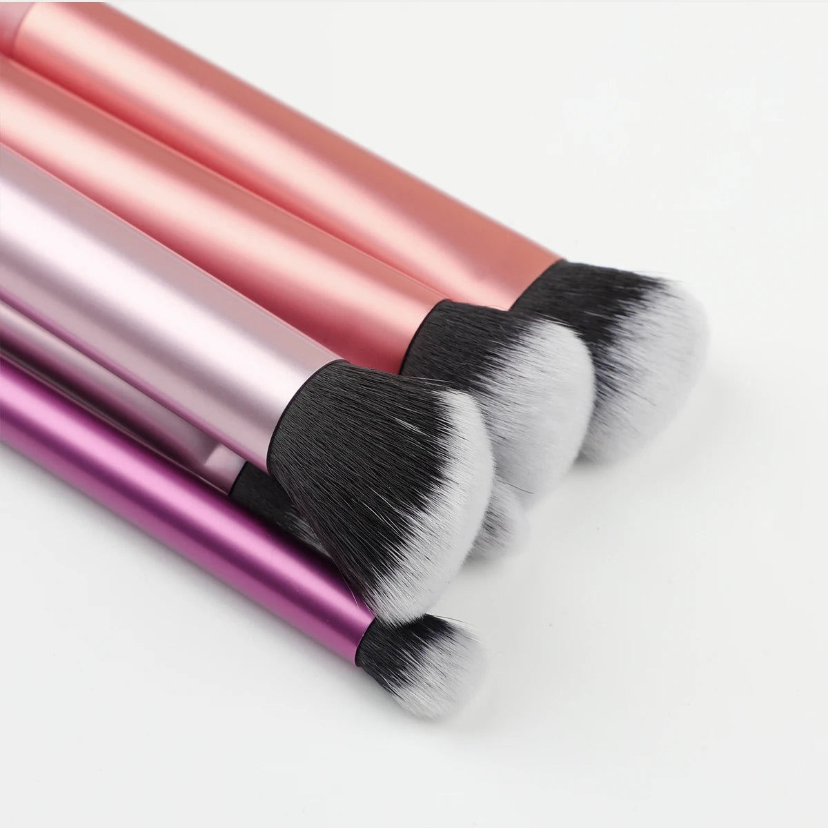 High-quality 2pcs/set Black Glossy Professional Makeup Brush Tool Kit Including Powder, Blush, Contouring, Eyeshadow, Highlighte