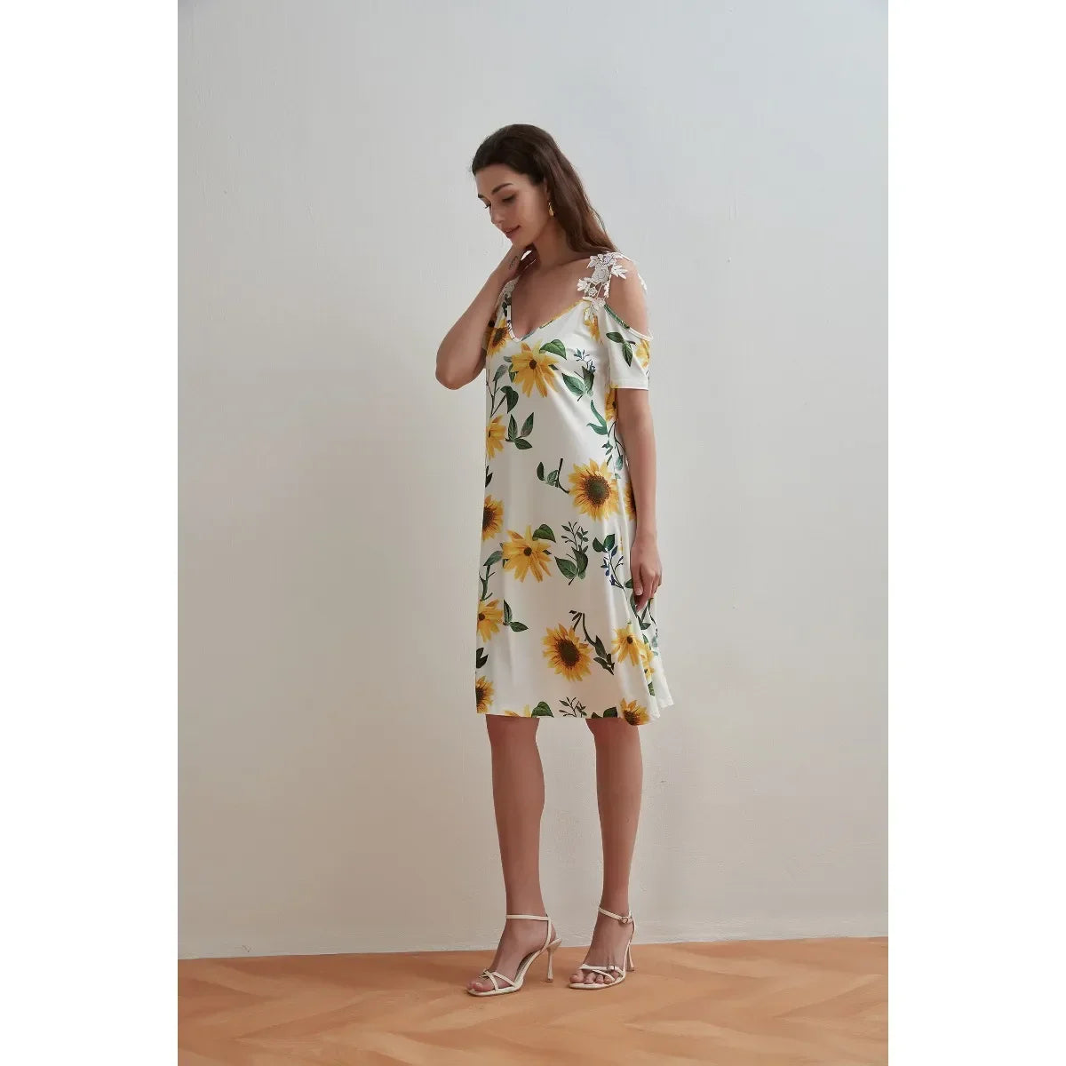 Women'S Elegant Dresses 2025 Summer New Women's Fashionable Lace V-neck classic style Dress Summer Casual Bohemian Daily dress