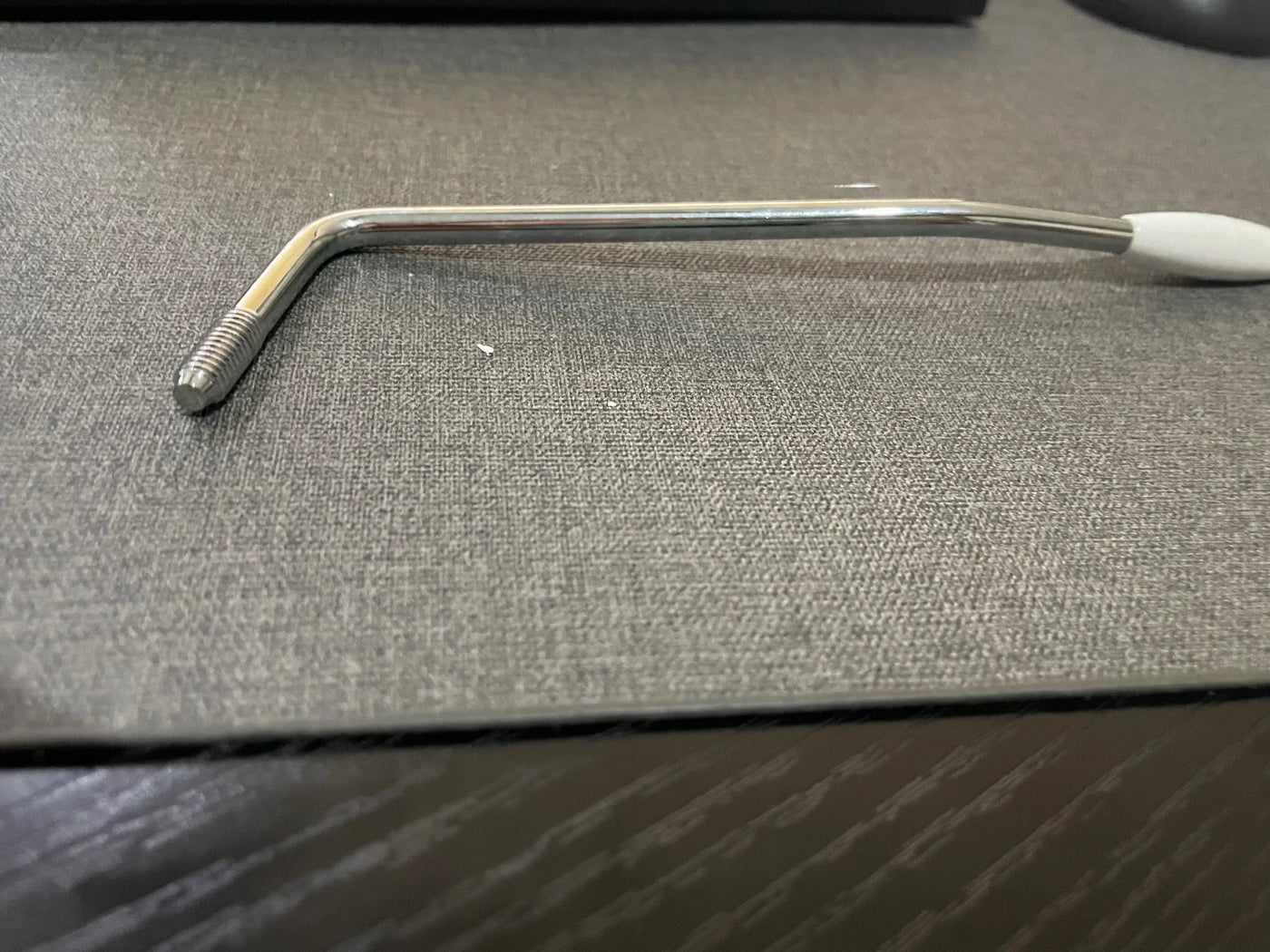 Tremolo Bar with White Tip,Whammy Bar for Fender Strat Stratocaster Electric Guitar with Spike, Tremolo Bar Arm for ST Guitar, 6