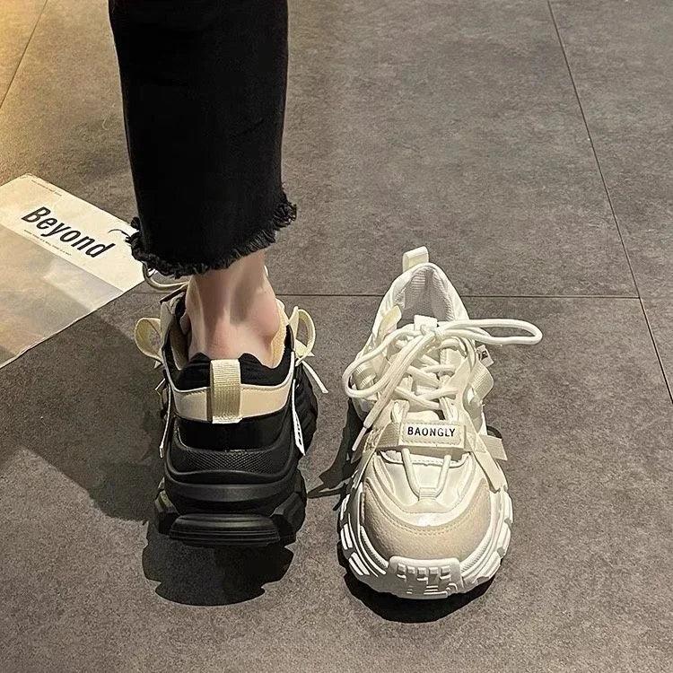 Sports Woman Footwear High on Platform Sneakers Lace Up Athletic Shoes for Women Quality Vulcanized Shoe Designer Luxury Light A