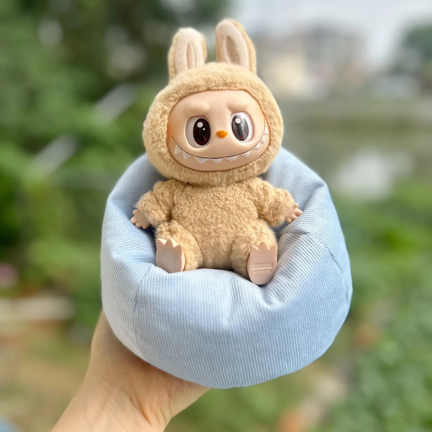 Sofa only] Second-generation Labub sitting party series doll sofa LABUBU car mini sofa bed