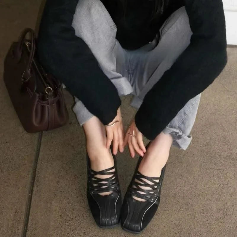Women's lace-up retro casual ballet style flats Comfortable lightweight sneakers