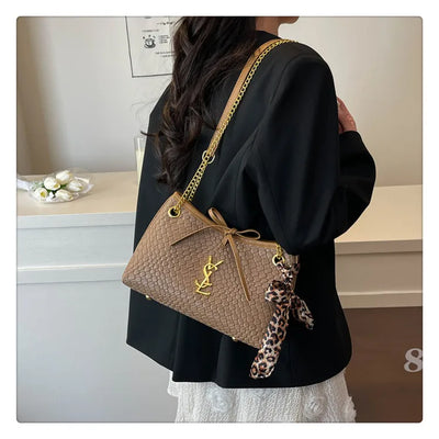 Famous Designer Women's Handbag In Soft Leather, Elegant Crossbody-Bag With Adjustable Strap, Classic Luxury Style