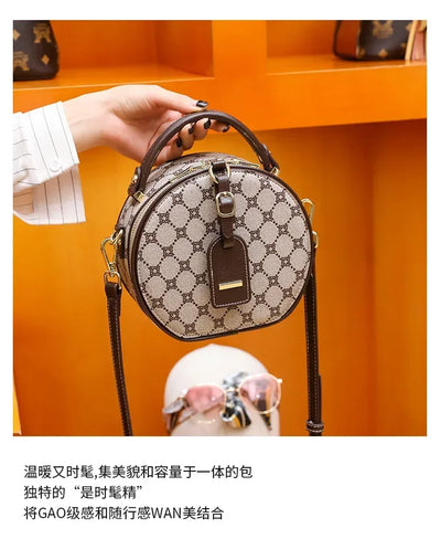Elegant Handbag For Women In Genuine Leather, Crossbody And Shoulder Bag With Chic Detailing, By Famous Luxury Designer