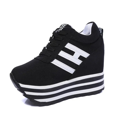 The New Fashion Platform Shoes for Women 2023 Comfortable Non-slip Women Boots Casual Flats Designer Shoes Chunky Sneakers
