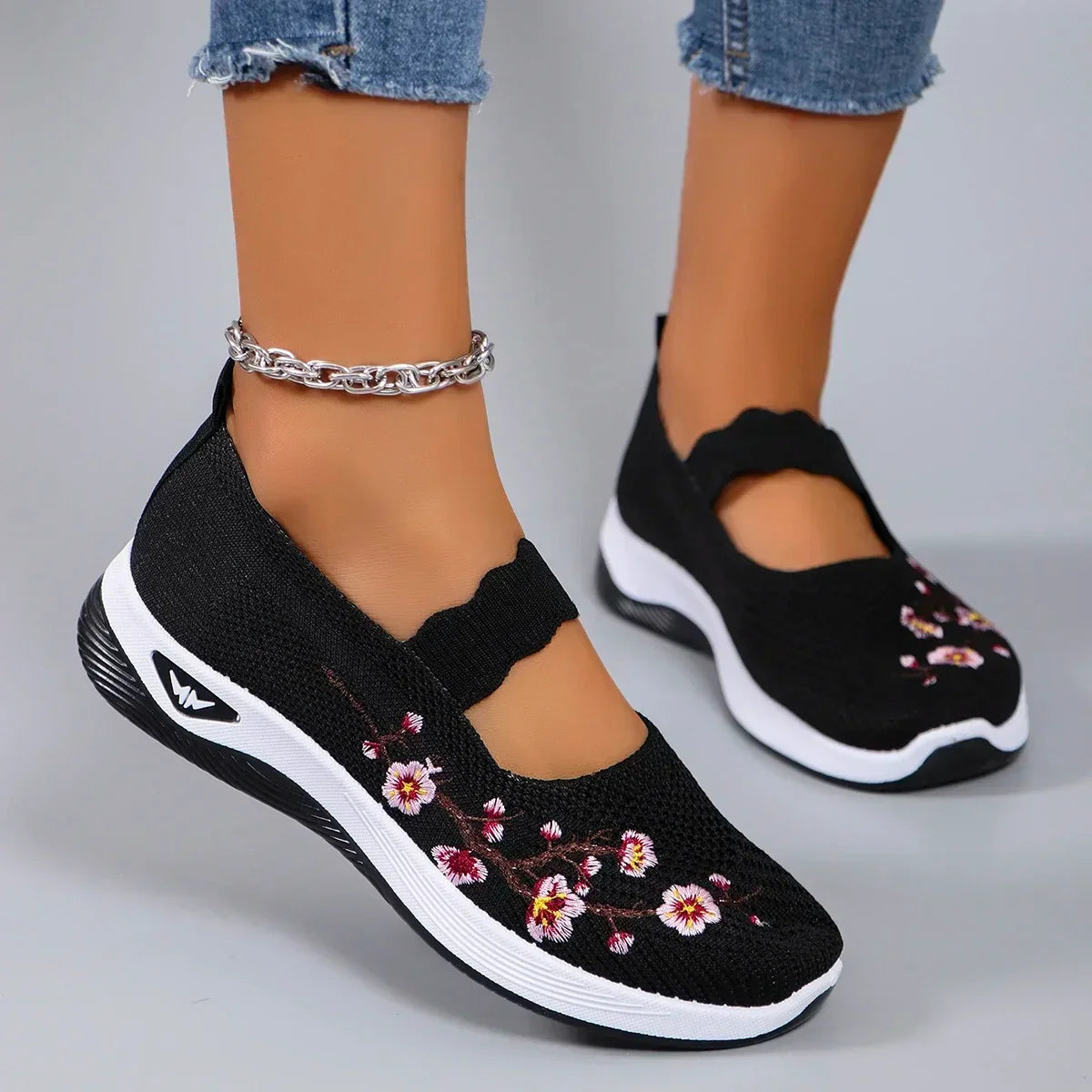 Shoes for Women 2025 Walking Shoes Slip On Arch Support Mother's Shoes Breathable Sneakers Summer Comfortable Casual Trainers