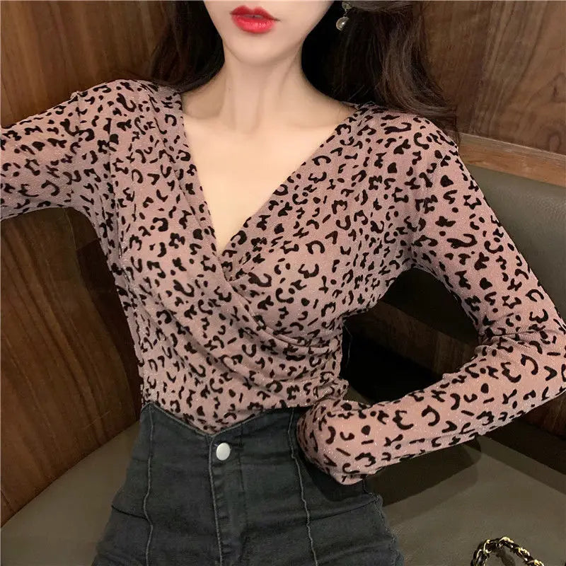 Women's T Shirts 2024 Female Tops Sexy V Neck with Print Clothes Pink Tshirts Y 2k Harajuku Xxl Emo Coquett Fitted Designer Tees