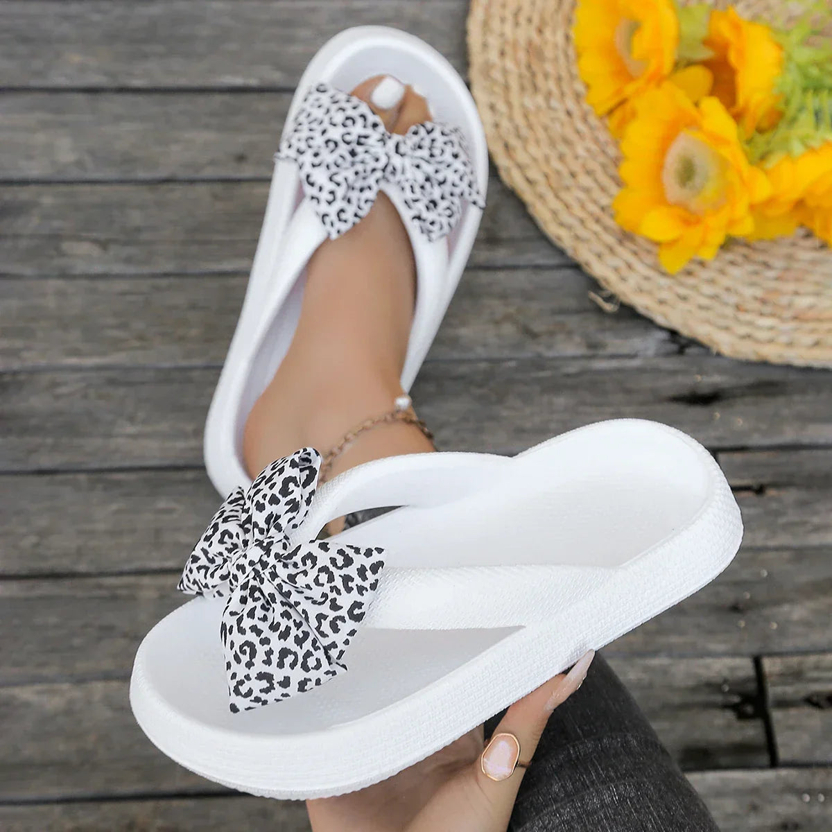 Summer Sexy Leopard Print Bow Decoration Women's Flip Flops Beach Walk Party Vacation Home Comfort Versatile Fashion Flat Sandal