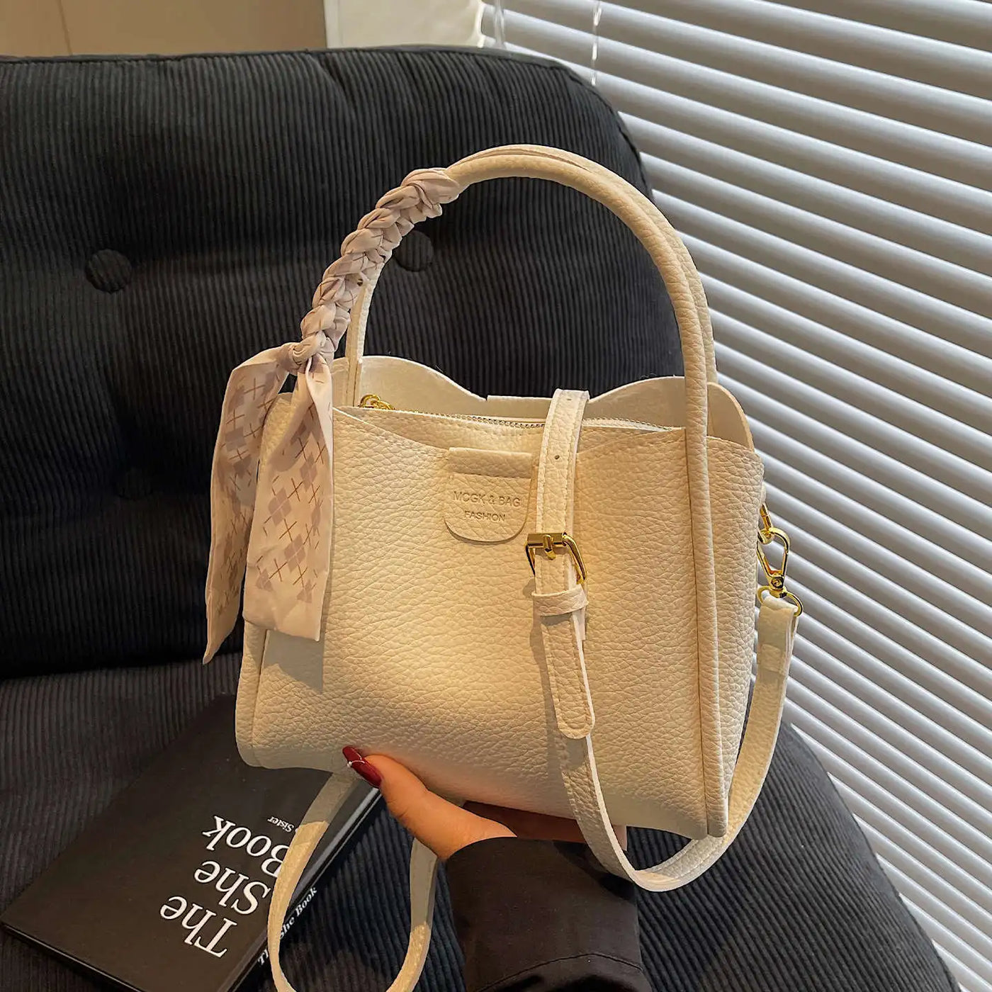 2025 New Women's Handbag Trendy Bucket Bag Luxury Stylish Shoulder Bag Crossbody Purse Versatile Casual Tote Designer Ladies