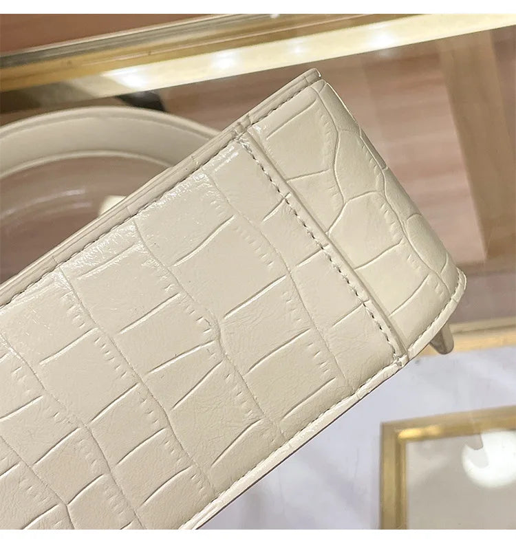 Classic Women's Handbag in Leather, Shoulder and Crossbody Bag Style, Luxury Elegant Design for Ladies By Famous Designer