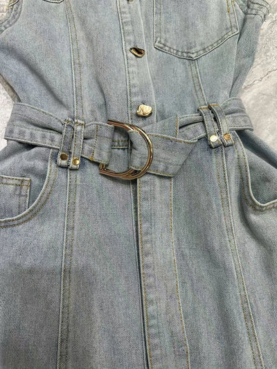 Retro fashion denim dress 2025 summer new elegant sleeveless single-breasted lapel with belt waist A long skirt.