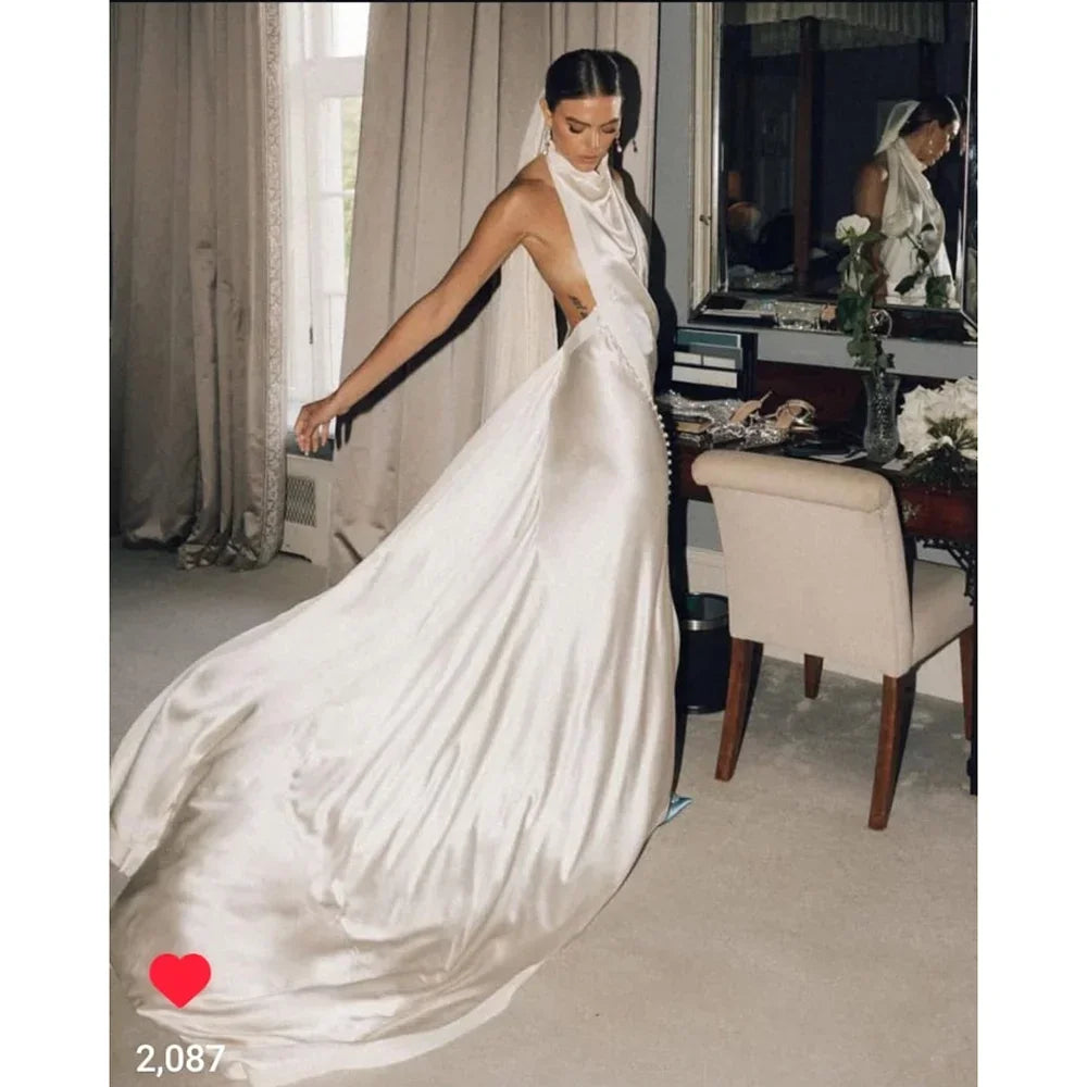 Sexy Wedding Dress Customized Sleeveless Halter Pleat Satin Pearls Straight Woman Bridal Gown Backless Bride Dresses 2025
