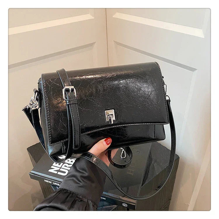 Luxury Brand Handbag For Women In Premium Leather Featuring Elegant Messenger Design And Durable Build