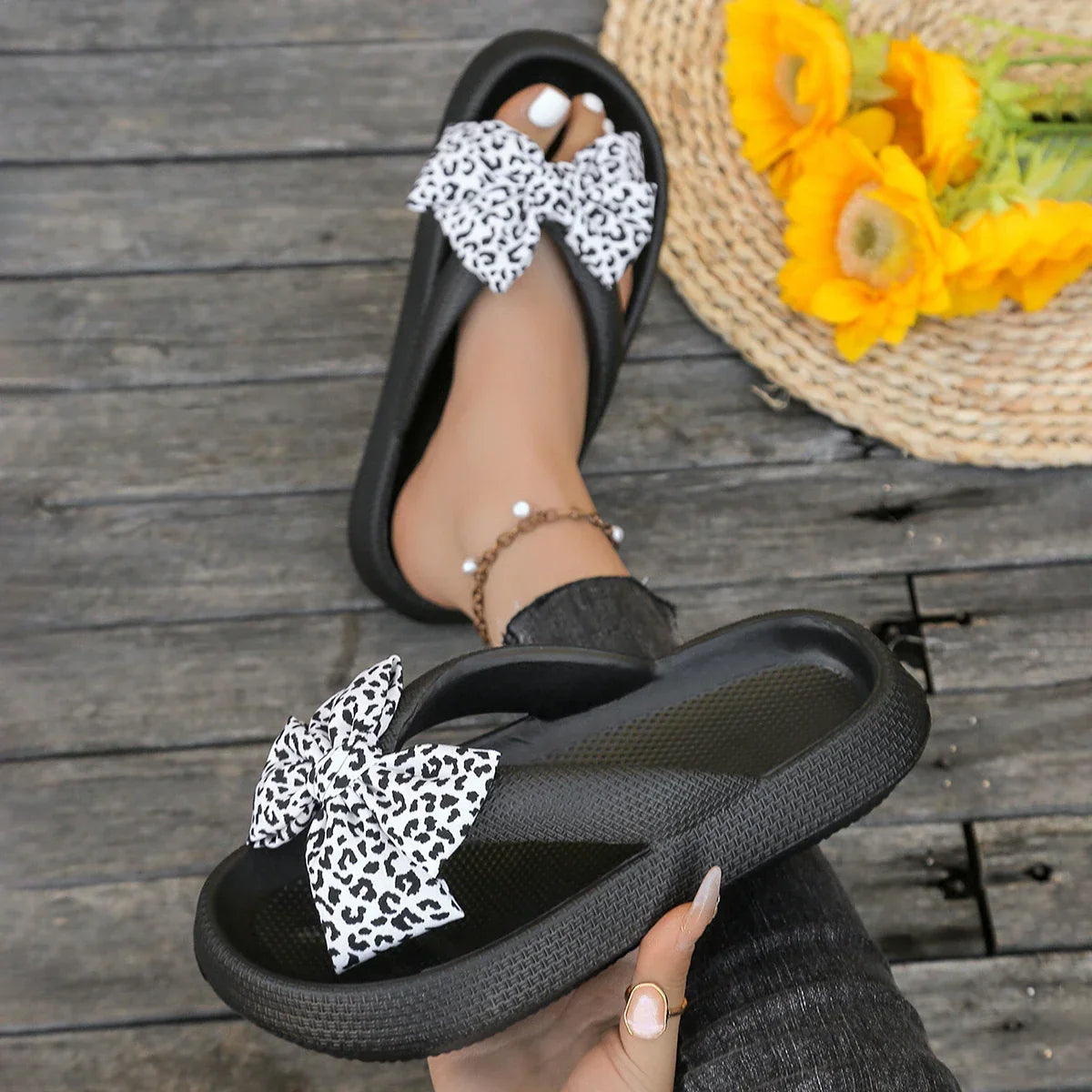 Summer Sexy Leopard Print Bow Decoration Women's Flip Flops Beach Walk Party Vacation Home Comfort Versatile Fashion Flat Sandal