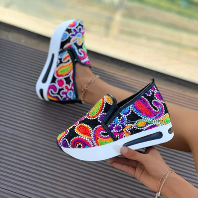 Women's Wedge Shoes New Spring Autumn Fashion Round Toe Floral Pattern Embroidery Mesh Platform Sneakers Increase Height Shoes