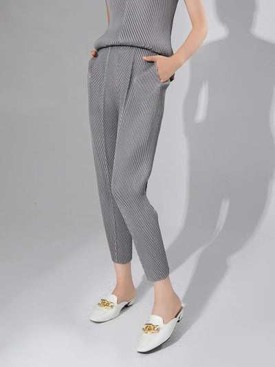 Hot Selling Pants for Women Niche Design Fish Scale Pleats Elastic Waist Fashionable and Versatile Nine-point Miyake Casual