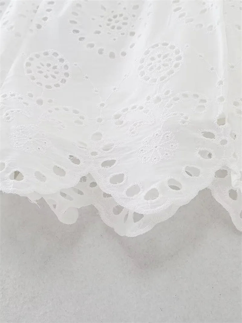 2025 Women's New Shorts Summer White Cutout Sexy Shorts Embroidered Trims Casual Fashion Personality Versatile