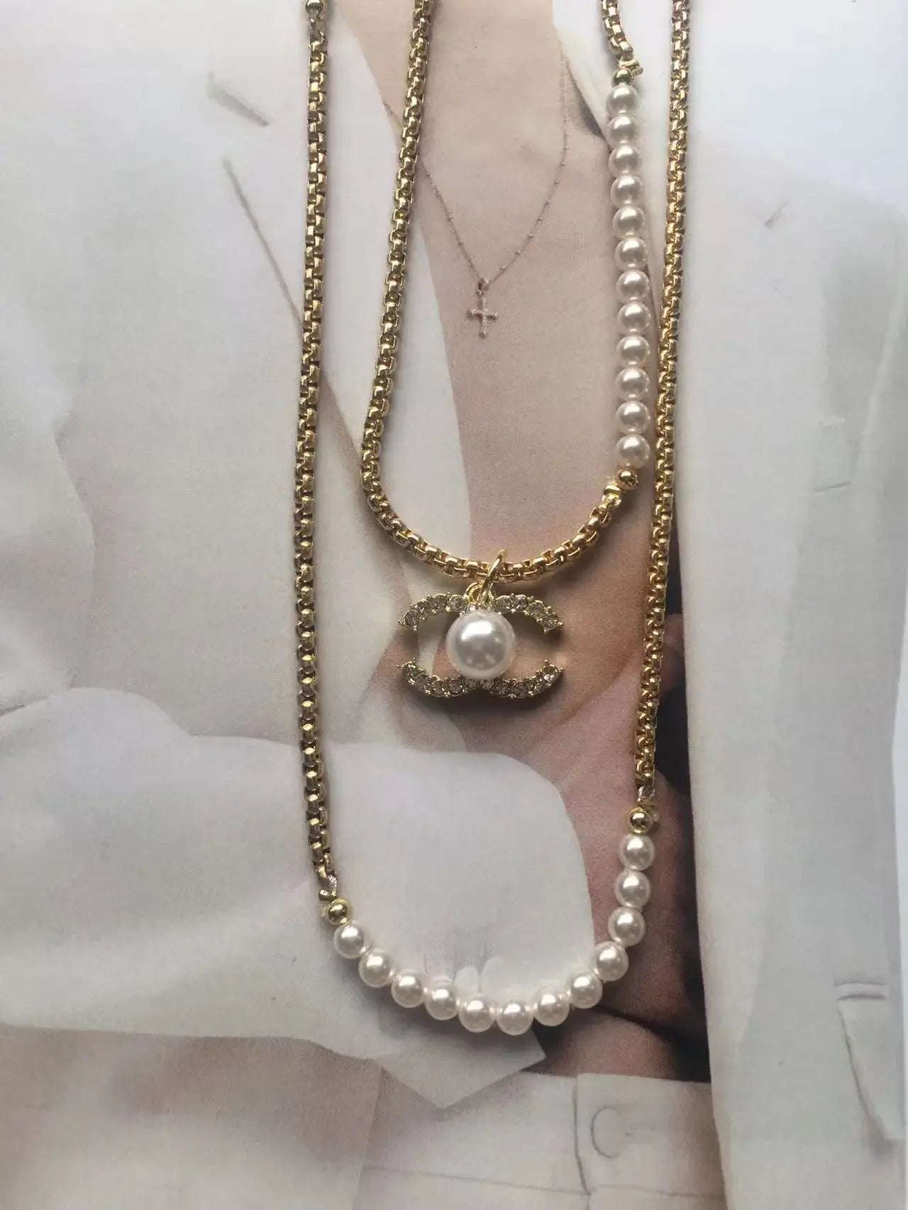 Luxury design necklace 106cm pendant can move freely, can be stacked in single layer or double layer, can be worn in many ways.