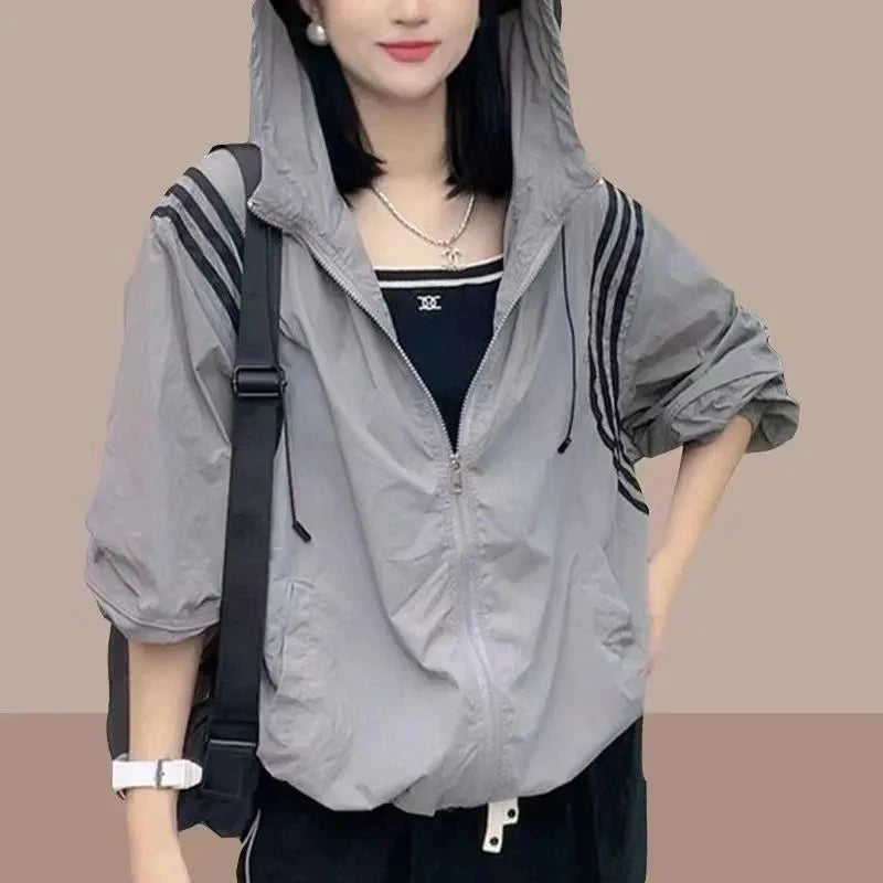 Summer Female Breathable And light Fashion Hooded Loose Ultraviolet-Proof Sunscreen Clothing Jacket Women New Sunscreen Tops