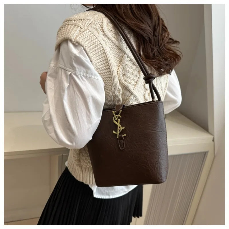 Limited edition designer handbag for ladies, 2025 new style tote bag with light luxury and unique high-end style crossbody bag