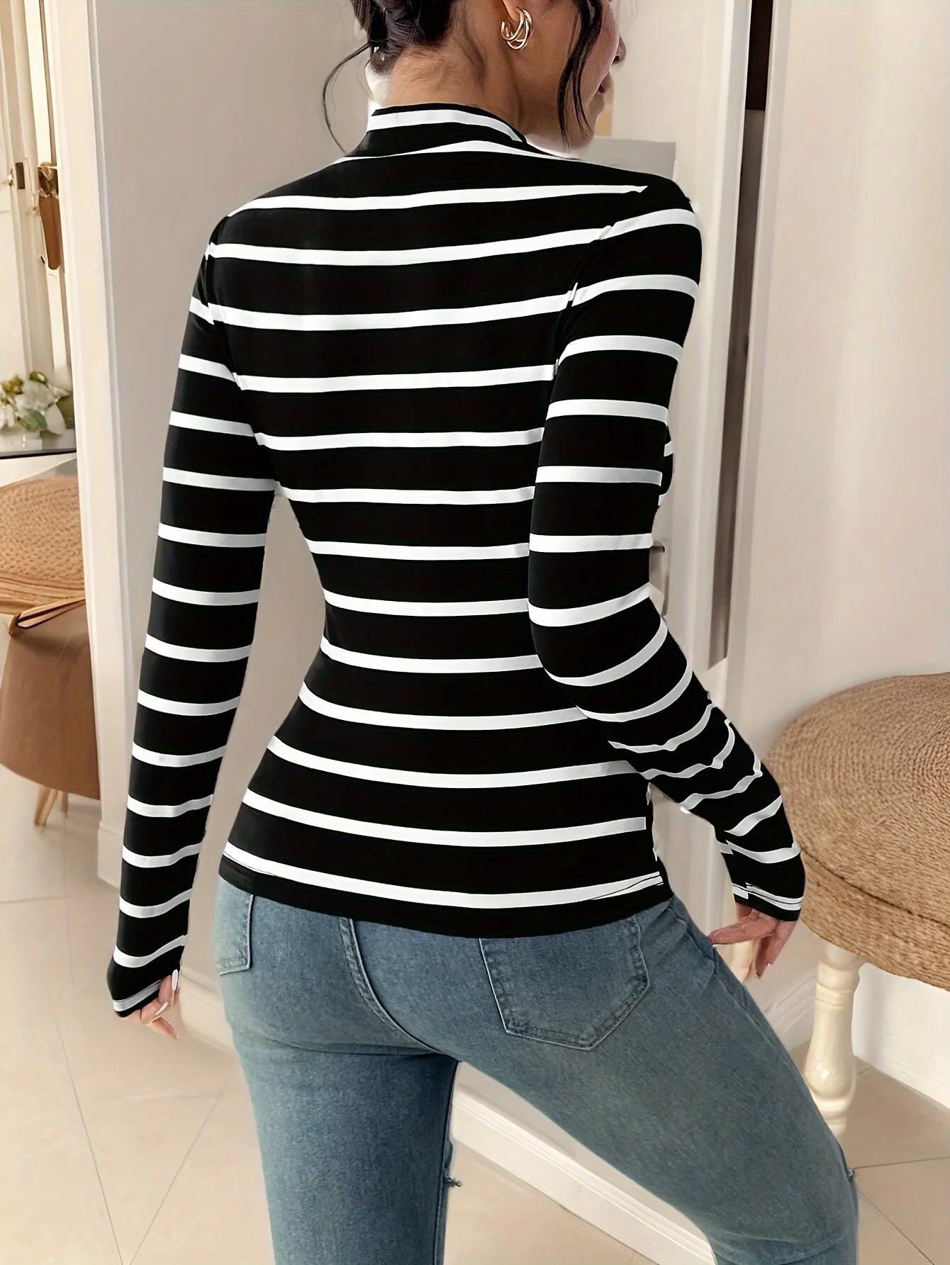 Women's Striped Crew Neck Crew Neck T shirt Casual Long Sleeve Autumn and winter top women's T-shirt loose and comfortable black