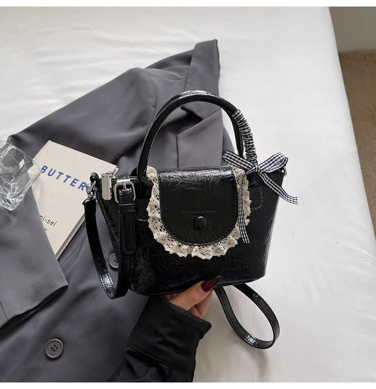 2025 New Designer Hand Carved Shoulder Bag Stylish Textured Crossbody Purse for Women Elegant Handheld Tote Fashionable
