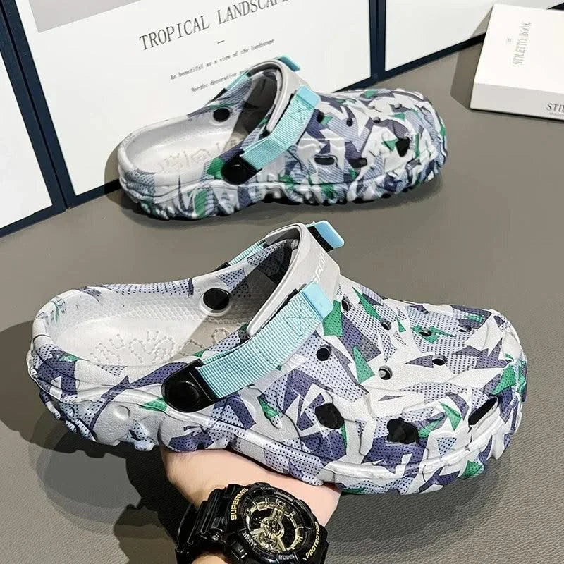 New Men's Clogs Slippers Sandal Men Garden Shoes Flat Camouflage Sandals Male Sneakers Outdoor Flip Flops Home Clogs