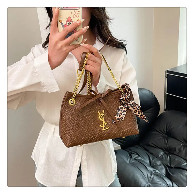 Famous Designer Women's Handbag In Soft Leather, Elegant Crossbody-Bag With Adjustable Strap, Classic Luxury Style