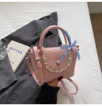 2025 New Designer Hand Carved Shoulder Bag Stylish Textured Crossbody Purse for Women Elegant Handheld Tote Fashionable