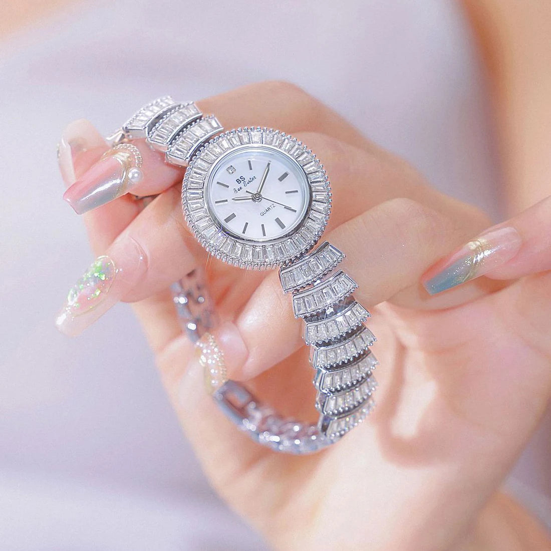 High-end Luxury Woman Watch Full Diamond Gold Silver Bracelet Women Fashion Quartz Wristwatches Ladies Rhinestone Clock