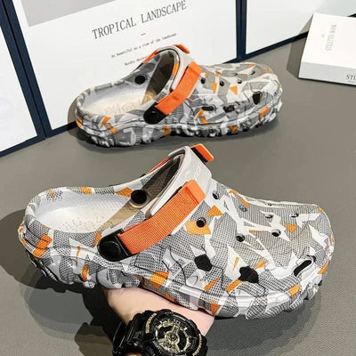 New Men's Clogs Slippers Sandal Men Garden Shoes Flat Camouflage Sandals Male Sneakers Outdoor Flip Flops Home Clogs