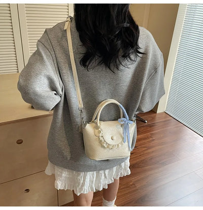 2025 New Designer Hand Carved Shoulder Bag Stylish Textured Crossbody Purse for Women Elegant Handheld Tote Fashionable
