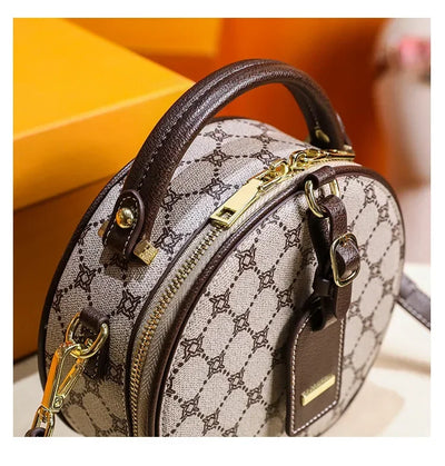 Elegant Handbag For Women In Genuine Leather, Crossbody And Shoulder Bag With Chic Detailing, By Famous Luxury Designer