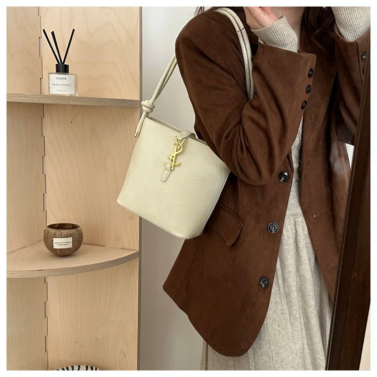 Limited edition designer handbag for ladies, 2025 new style tote bag with light luxury and unique high-end style crossbody bag
