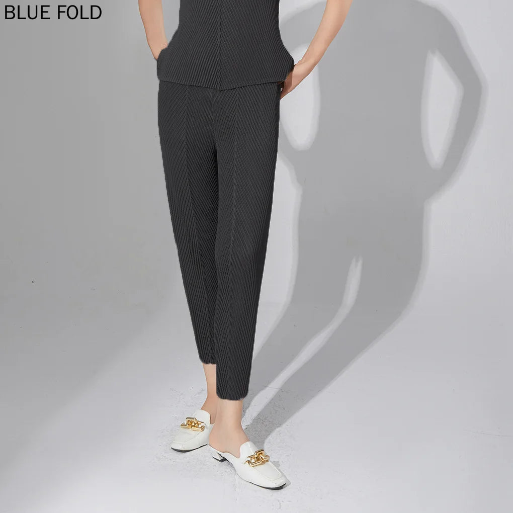 Hot Selling Pants for Women Niche Design Fish Scale Pleats Elastic Waist Fashionable and Versatile Nine-point Miyake Casual