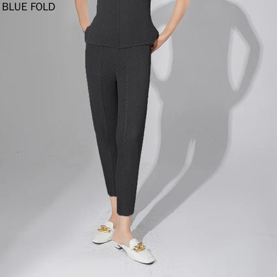 Hot Selling Pants for Women Niche Design Fish Scale Pleats Elastic Waist Fashionable and Versatile Nine-point Miyake Casual