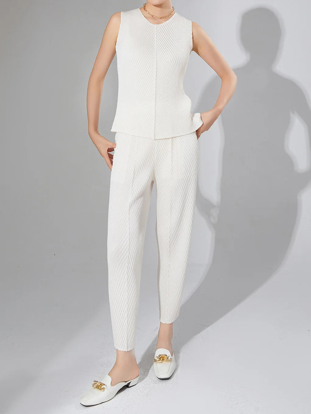 Hot Selling Pants for Women Niche Design Fish Scale Pleats Elastic Waist Fashionable and Versatile Nine-point Miyake Casual