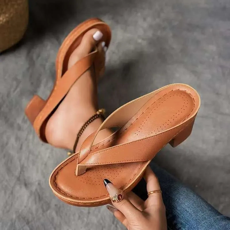 Women's Flip Flops with European American Style, Wide Toe, Thick Heel Stylish Sandals for Outdoor Wear Versatile Beach Slippers