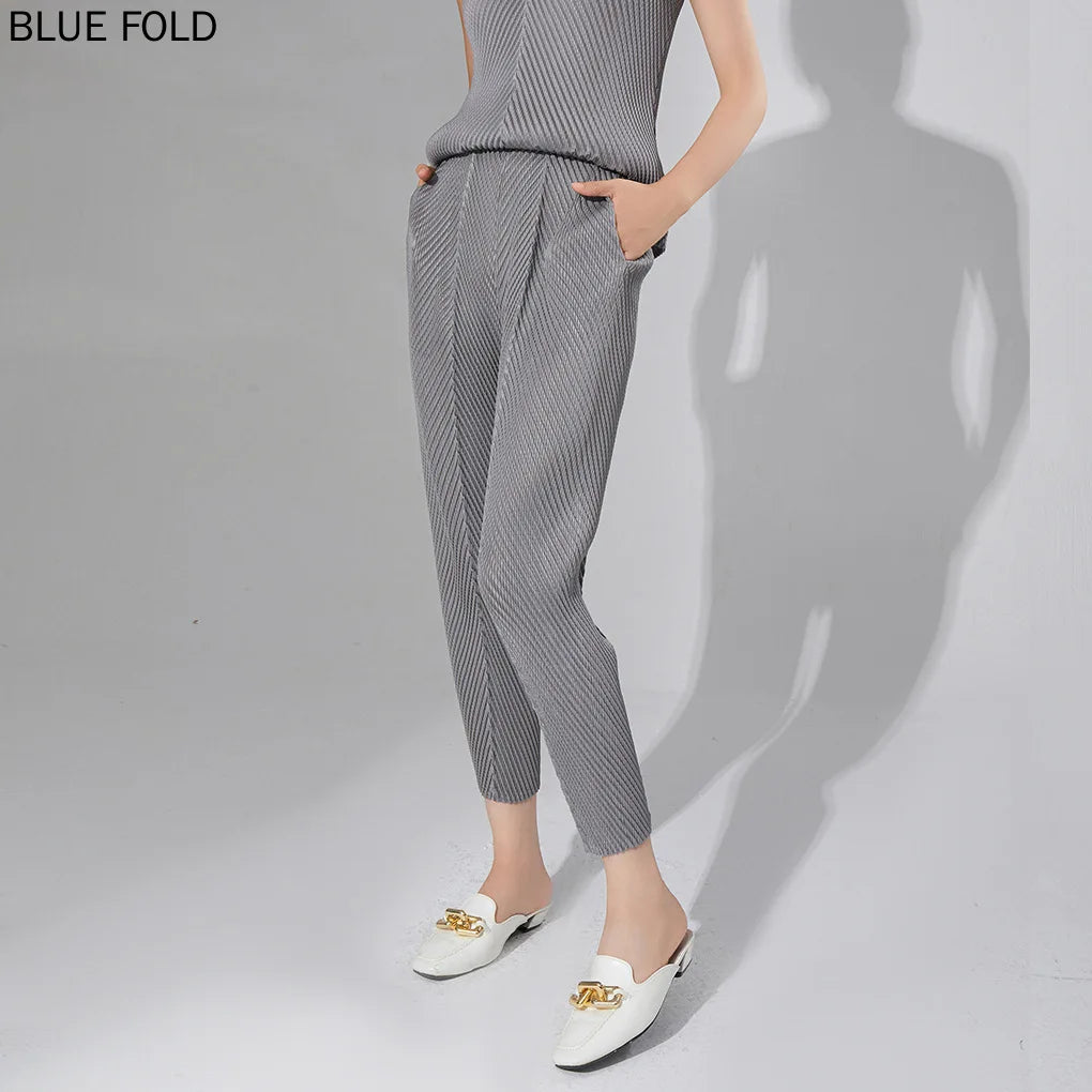 Hot Selling Pants for Women Niche Design Fish Scale Pleats Elastic Waist Fashionable and Versatile Nine-point Miyake Casual