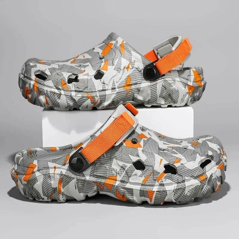 New Men's Clogs Slippers Sandal Men Garden Shoes Flat Camouflage Sandals Male Sneakers Outdoor Flip Flops Home Clogs