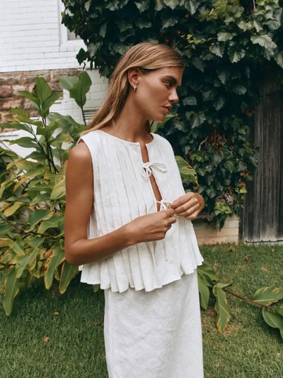 Fashion Bow Lace Up Shirts Women Cotton Linen Hollow Out Sleeveless Pleated Blouses Woman 2025 Summer New Casual Lady White Tops