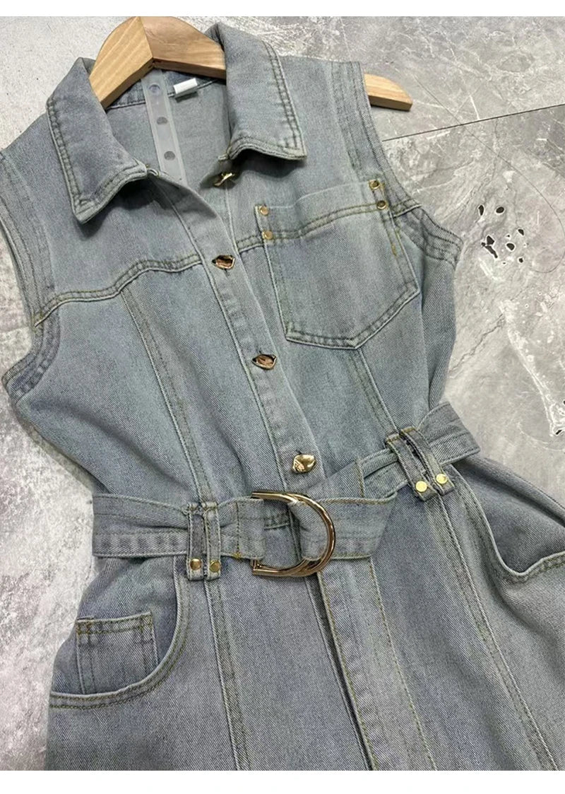 Retro fashion denim dress 2025 summer new elegant sleeveless single-breasted lapel with belt waist A long skirt.
