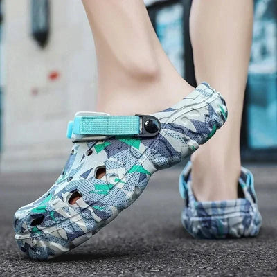 New Men's Clogs Slippers Sandal Men Garden Shoes Flat Camouflage Sandals Male Sneakers Outdoor Flip Flops Home Clogs