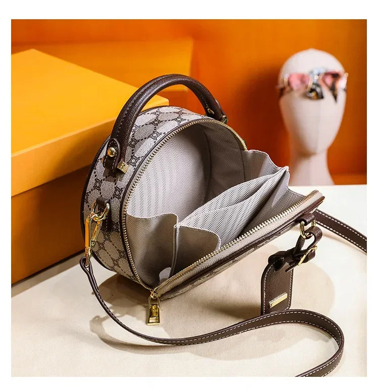 Elegant Handbag For Women In Genuine Leather, Crossbody And Shoulder Bag With Chic Detailing, By Famous Luxury Designer