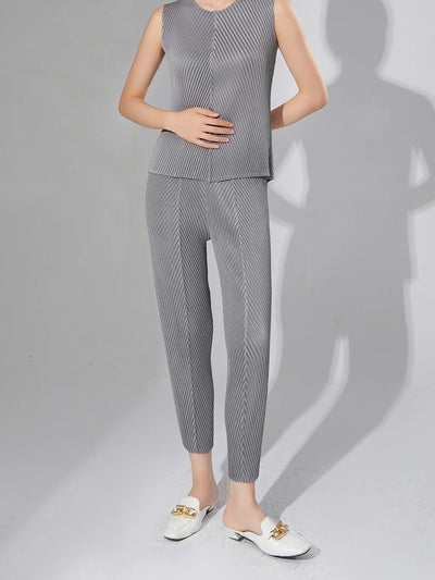 Hot Selling Pants for Women Niche Design Fish Scale Pleats Elastic Waist Fashionable and Versatile Nine-point Miyake Casual