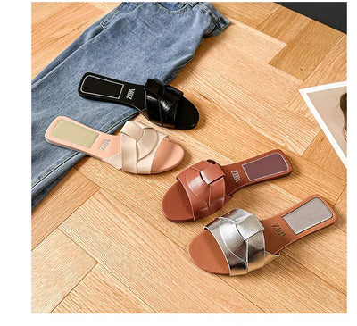 Designer Woman Flat Slippers 2025 Luxury Designer Sandals Casual Bottom Slippers Summer Women Sandals New Shoes for Women